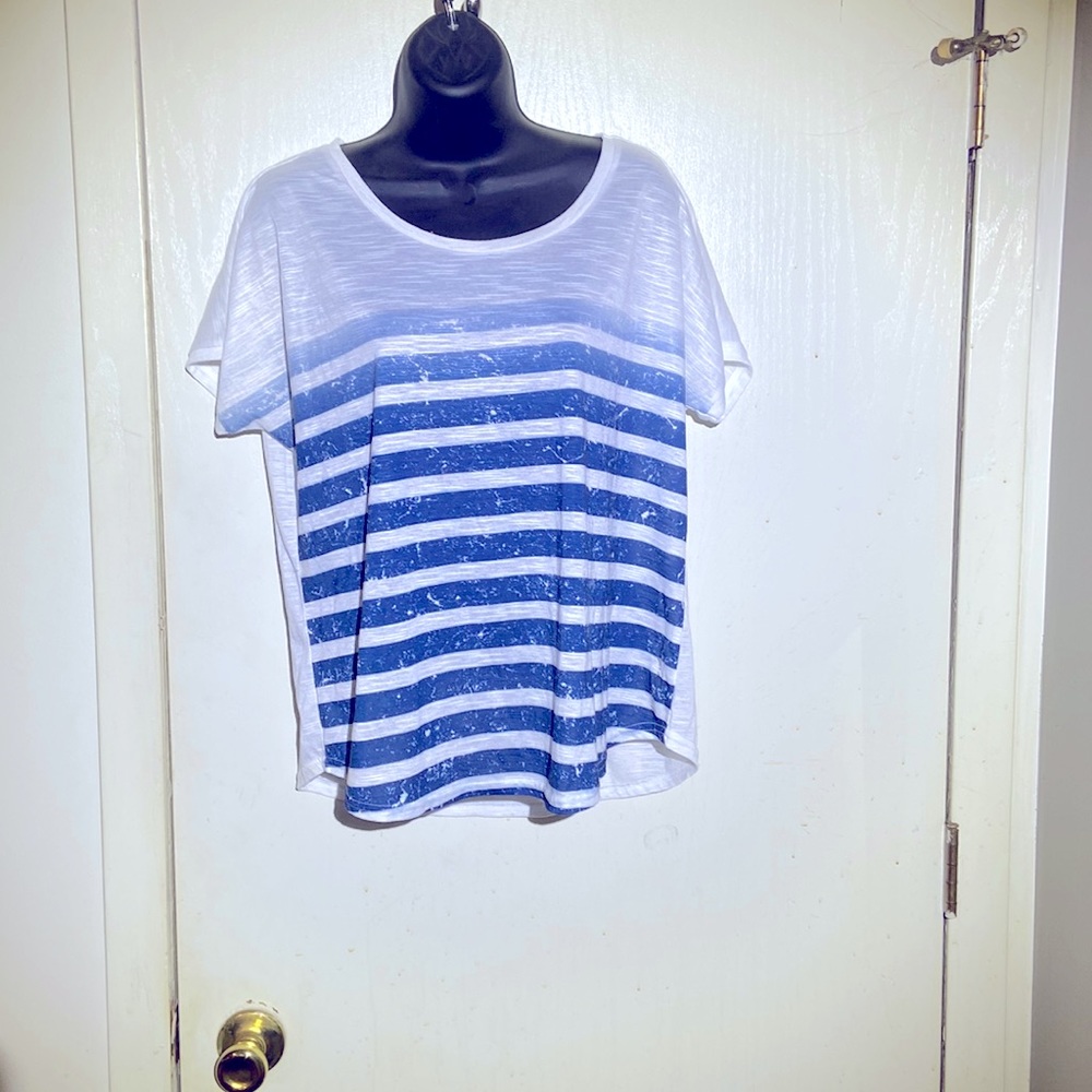 Guess semi sheer t shirt. Never worn. Sz L